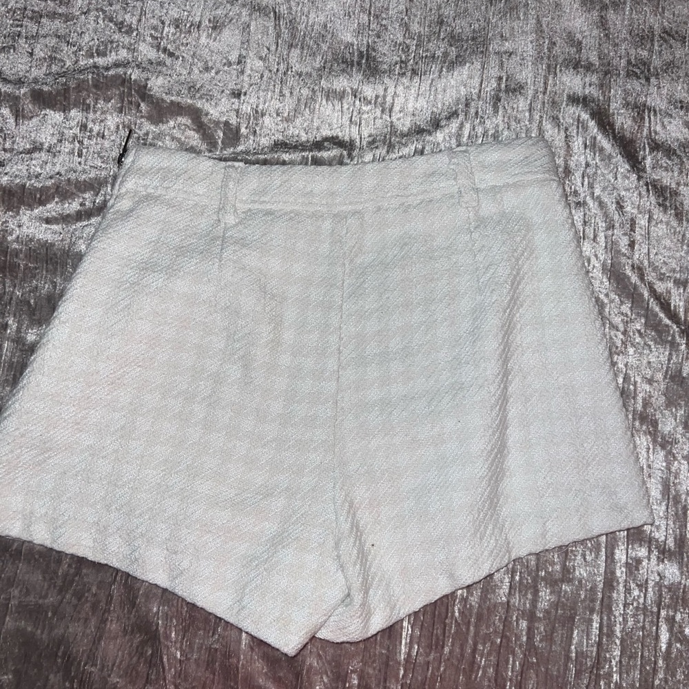 Bersha White Shorts
